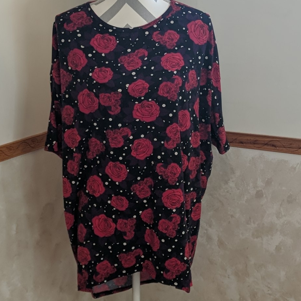 Lularoe Irma shirt. Size small